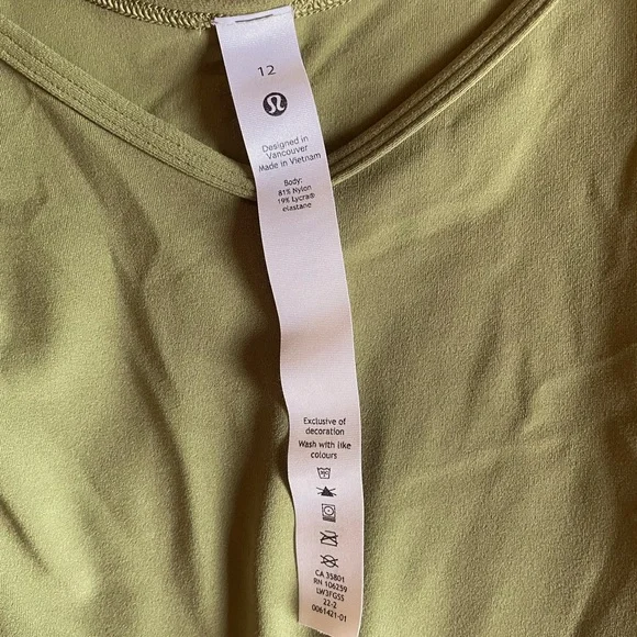 Lululemon Align T-Shirt. Size 12 - Picture 3 of 3